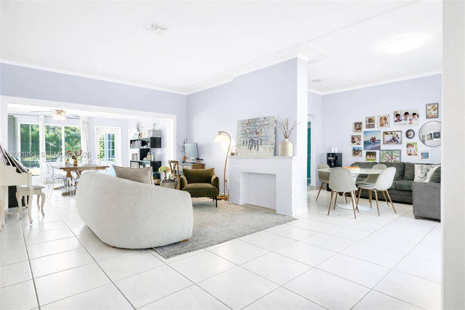 820 W 43rd CtMiami Beach - picture