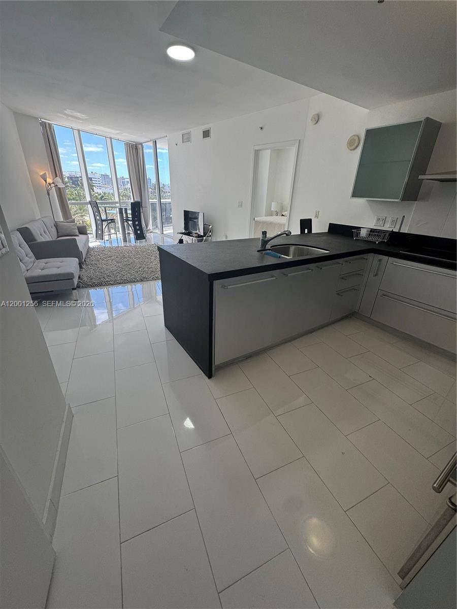 18201 Collins AveSunny Isles Beach - Apartments-Annual,Condo condo unit 608 - picture