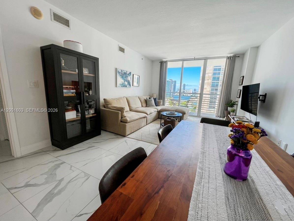 335 S Biscayne BlvdMiami - Condo 5+ Stories,Condo condo unit 3300 - picture