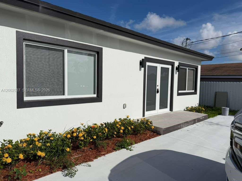 831 SE 9th AveHialeah - picture