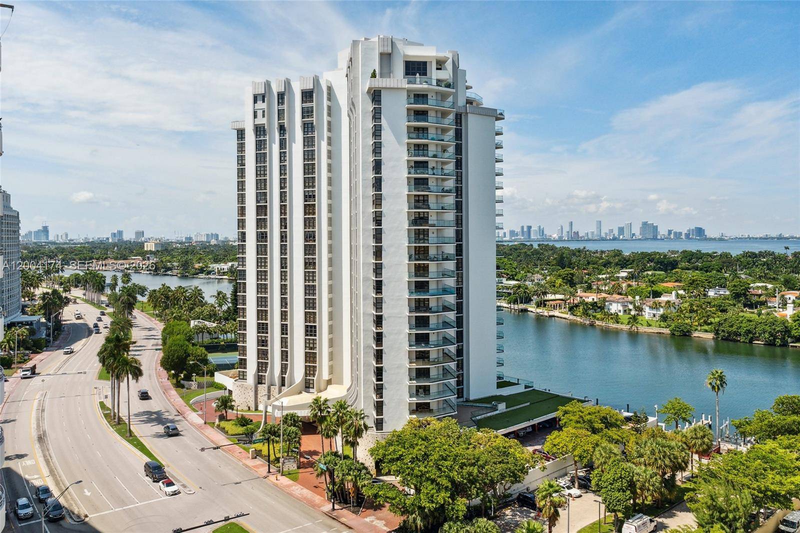 5555 Collins AveMiami Beach - Single Family-Annual,Condo condo unit 15V - picture