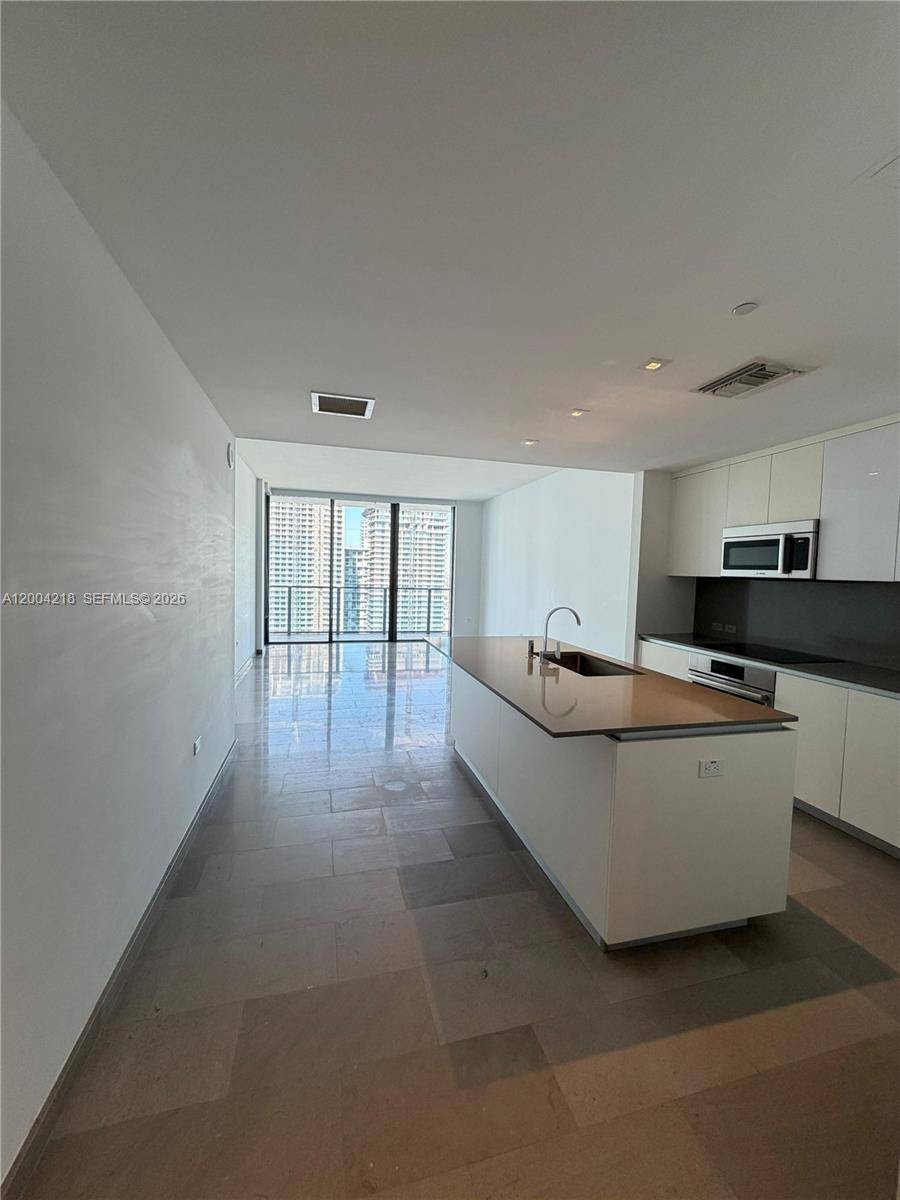 68 SE 6th StMiami - Condo/Co-Op/Annual,Condo condo unit 2506 - picture