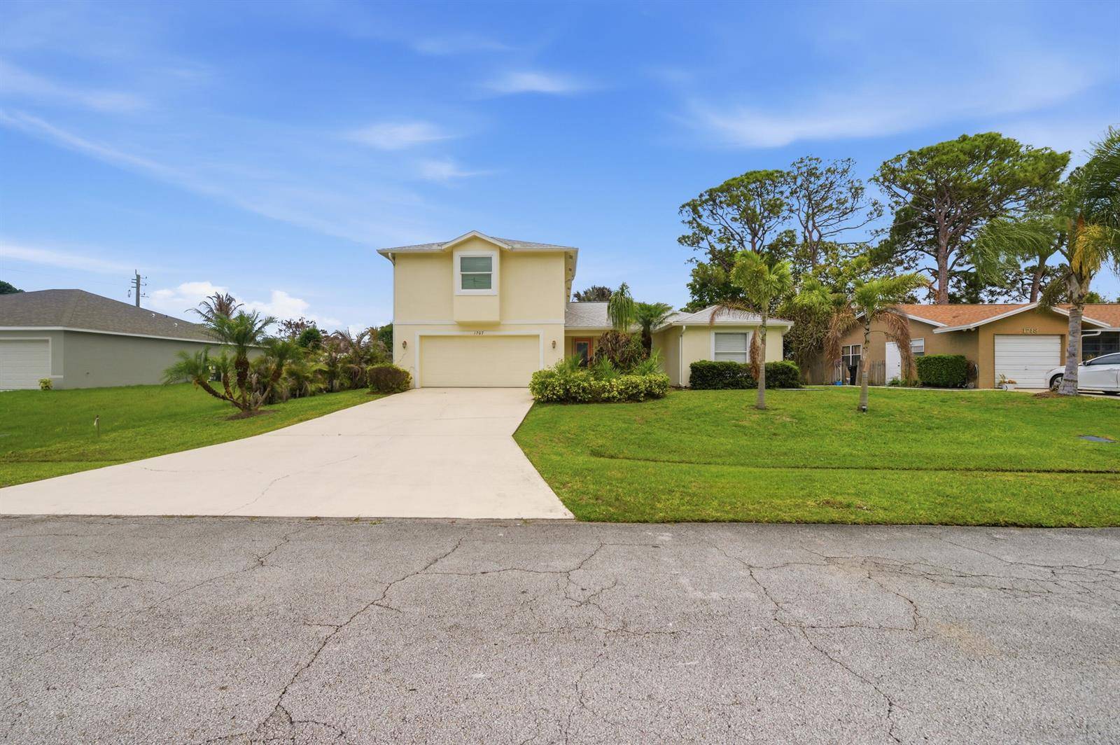 1707 SE ManthPort St. Lucie - picture