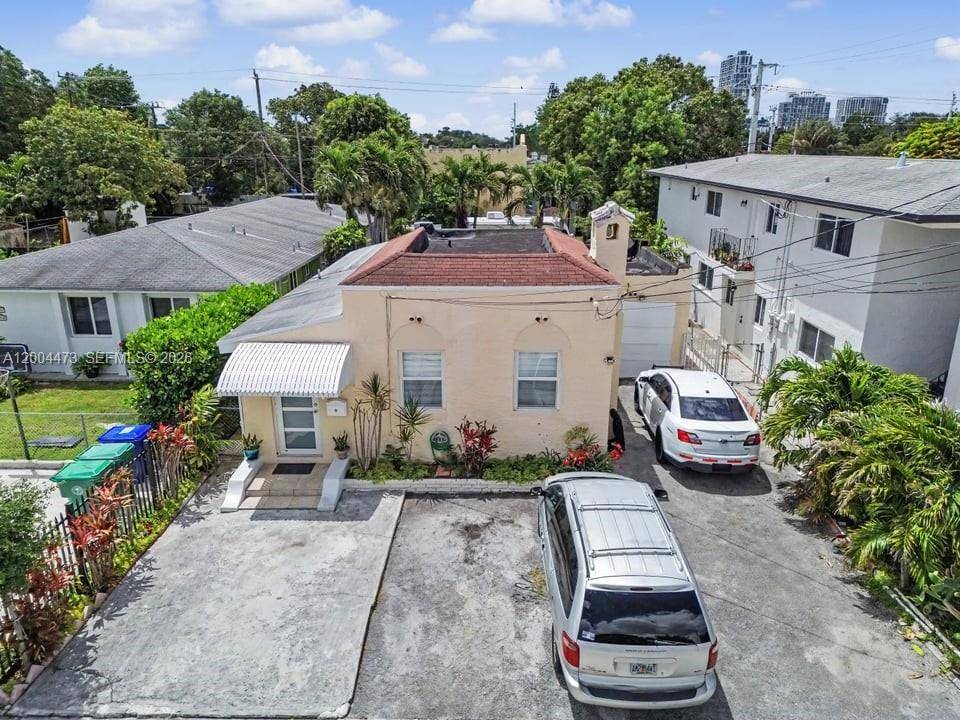 3554 SW 26th StMiami - picture