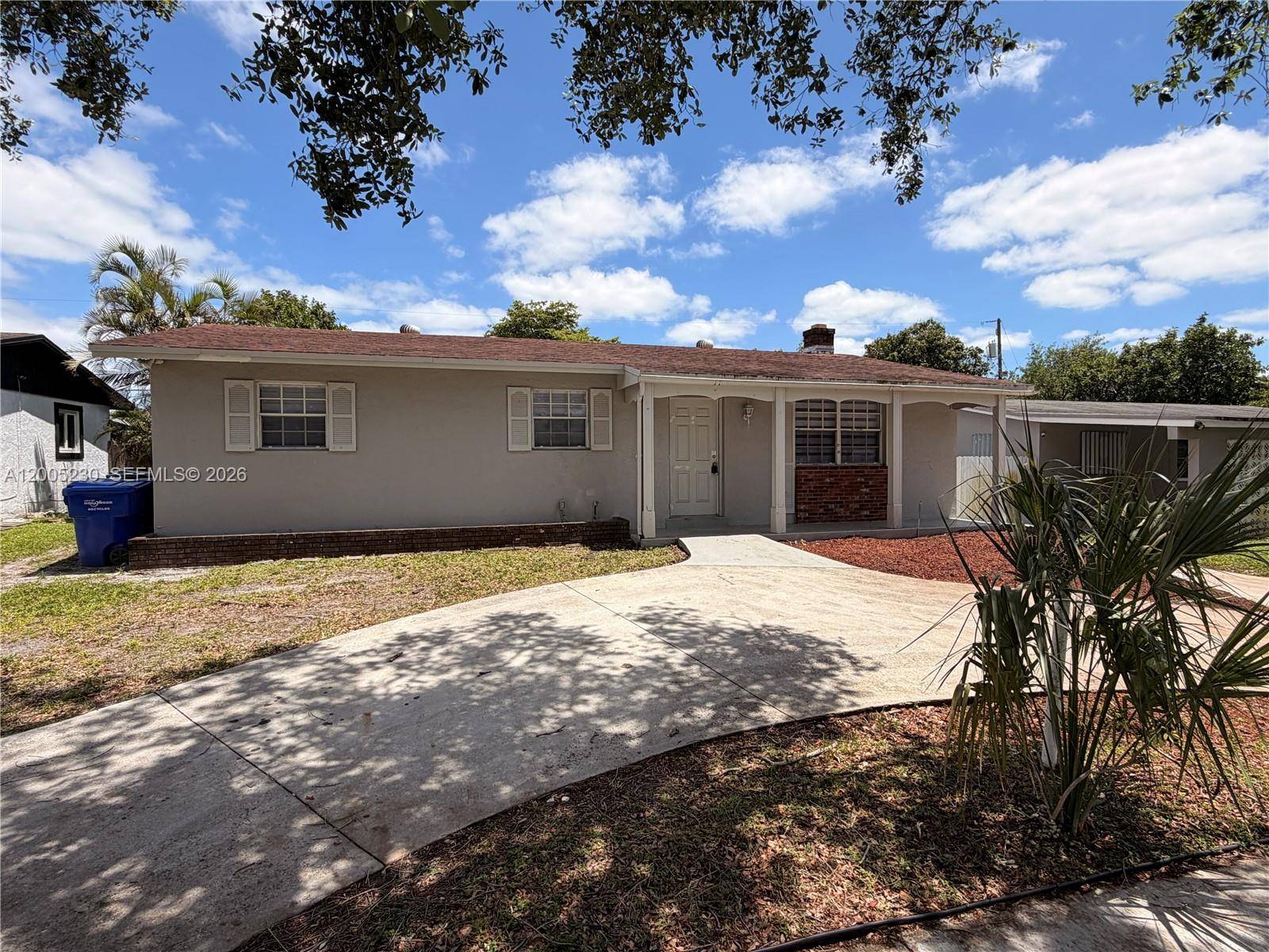 3011 N 74th AveHollywood - picture