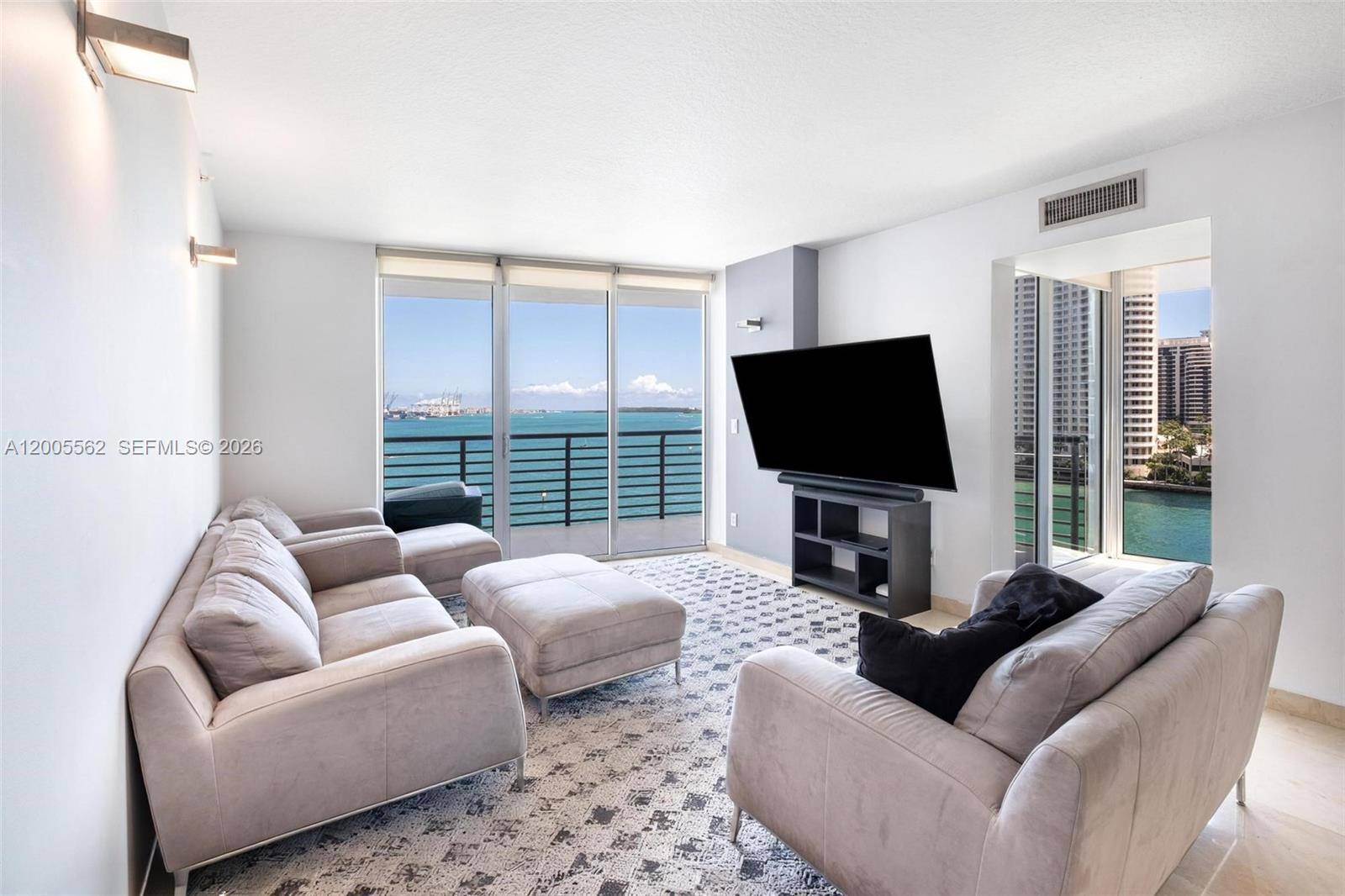 325 S Biscayne BlvdMiami - Condo/Co-Op/Annual,Apartment condo unit 823 - picture
