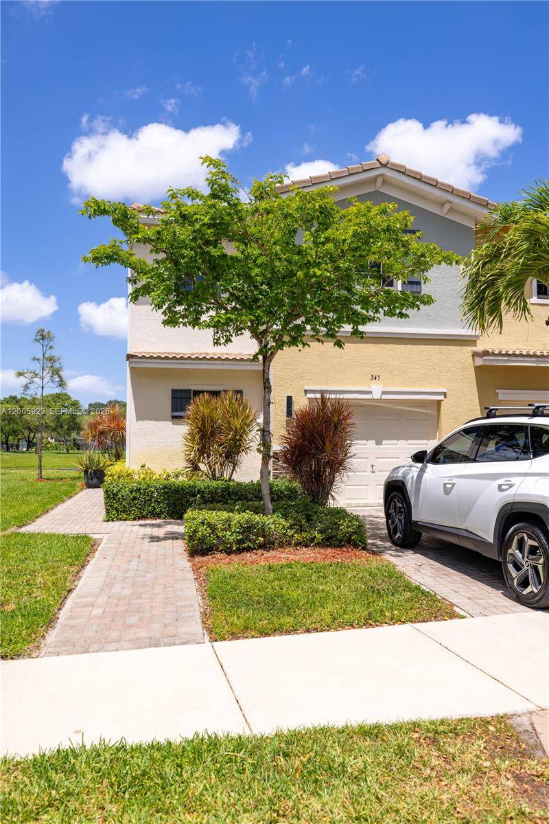 345 NE 194th LnMiami - picture