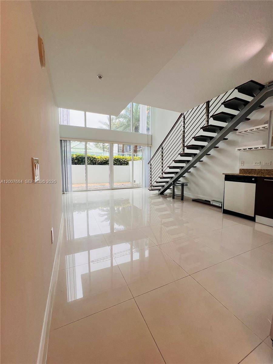 41 SE 5th StMiami - Condo/Co-Op/Annual,Condo condo unit 703 - picture