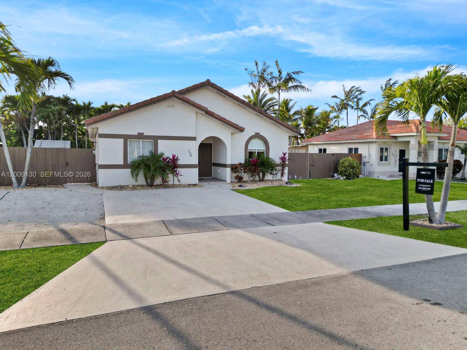704 SE 14th PlHomestead - picture