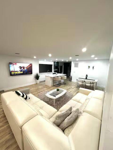 739 SE 12thDeerfield Beach - picture