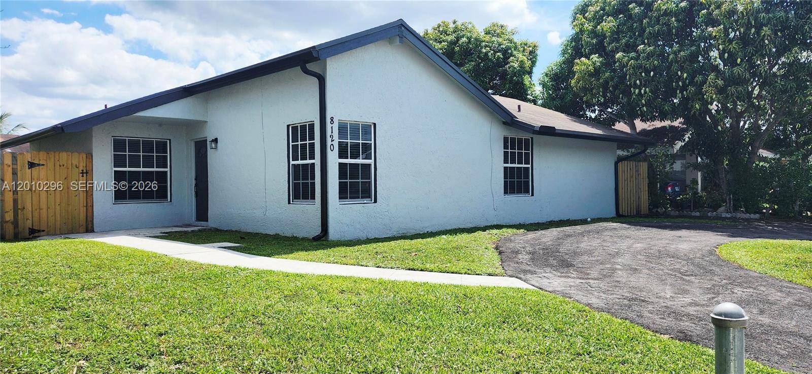 8120 SW 4th CtNorth Lauderdale - picture