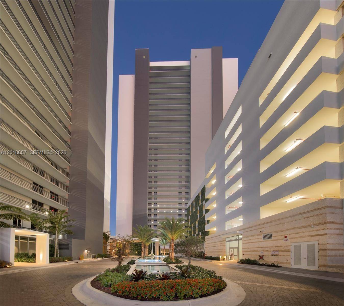 16385 Biscayne BlvdNorth Miami Beach - Condo/Co-Op/Annual,Condo condo unit 717 - picture