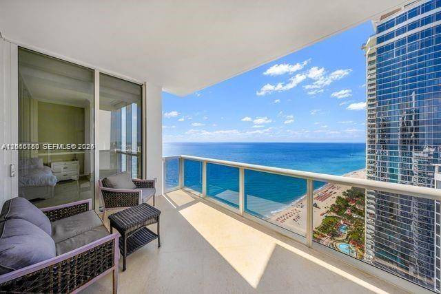 18101 Collins AveSunny Isles Beach - Condo/Co-Op/Annual,Condo condo unit 4702 - picture