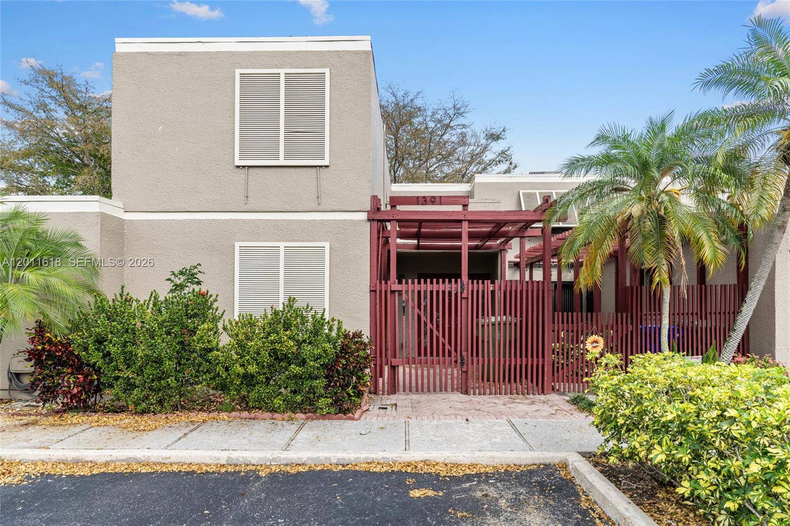 1391 W Fairway RdPembroke Pines - picture
