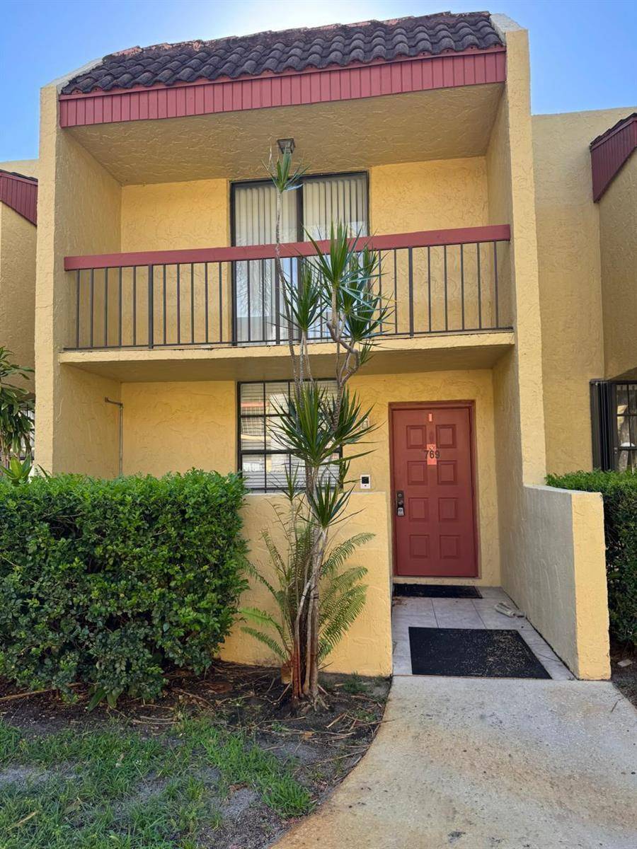 769 SE 1stDeerfield Beach - Townhouse condo unit 85 - picture