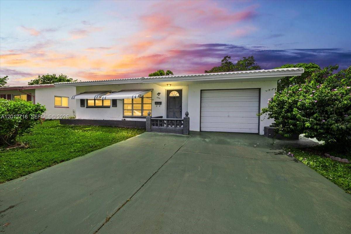 5721 NW 87th AveTamarac - picture