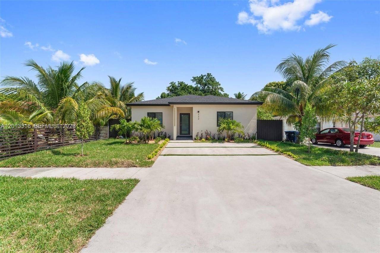 233 NW 120th StMiami - picture