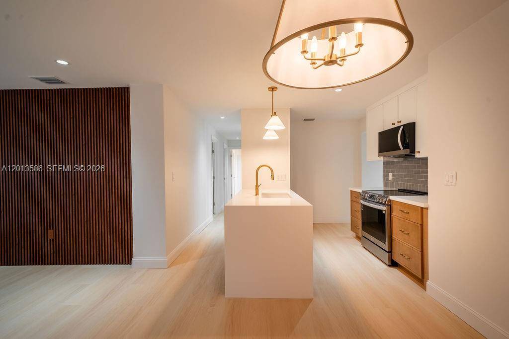1550 S Greenway DrCoral Gables - picture