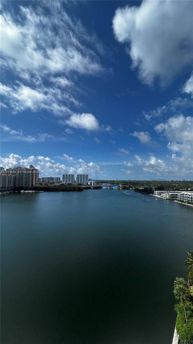 290 174 STSunny Isles Beach - Condo/Co-Op/Annual,Condo condo unit 1519 - picture