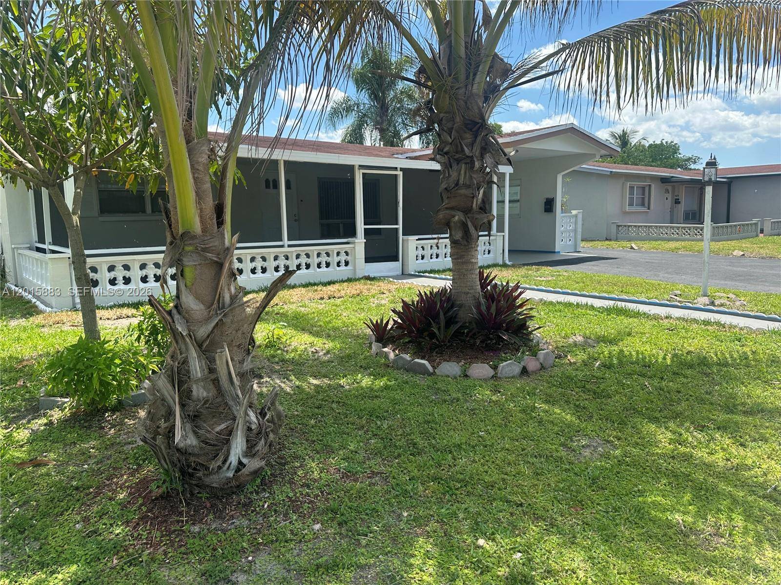 4616 NW 39th StLauderdale Lakes - picture