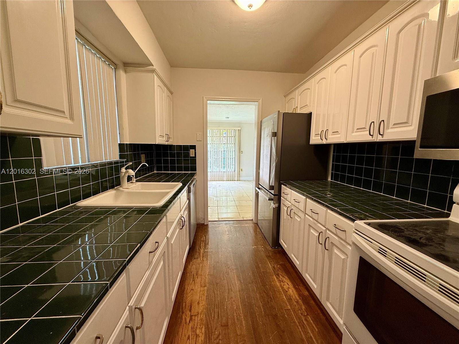 110 Antilla AveCoral Gables - picture