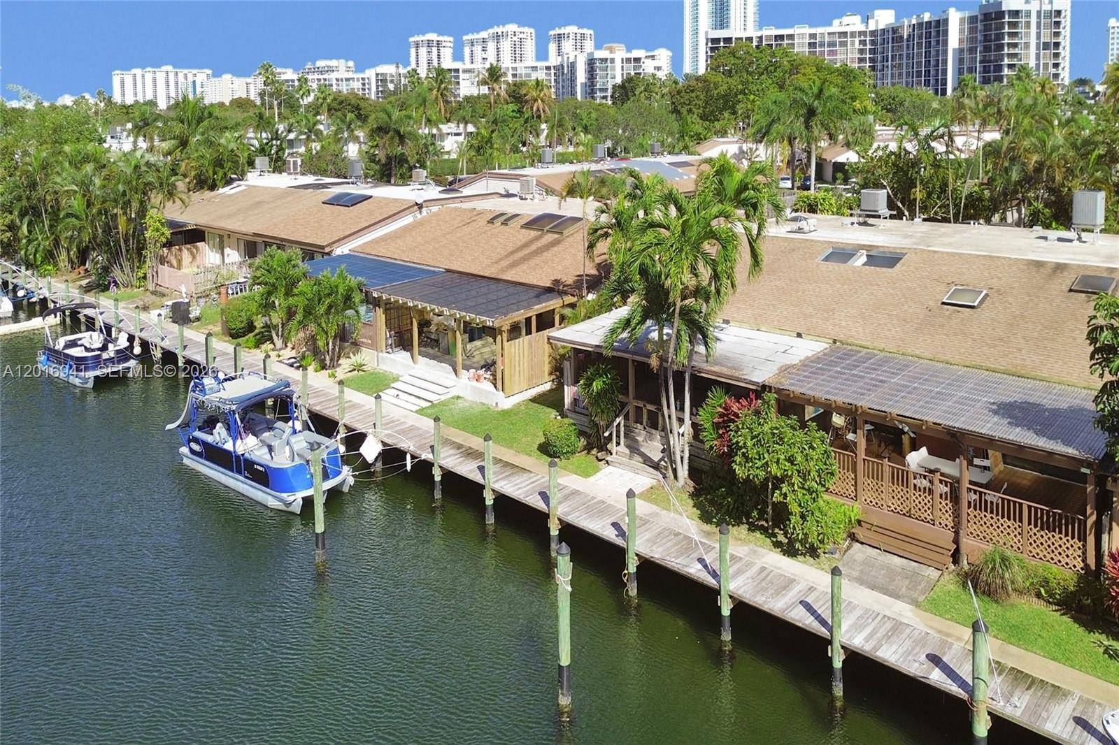 2619 S Parkview DrHallandale Beach - picture
