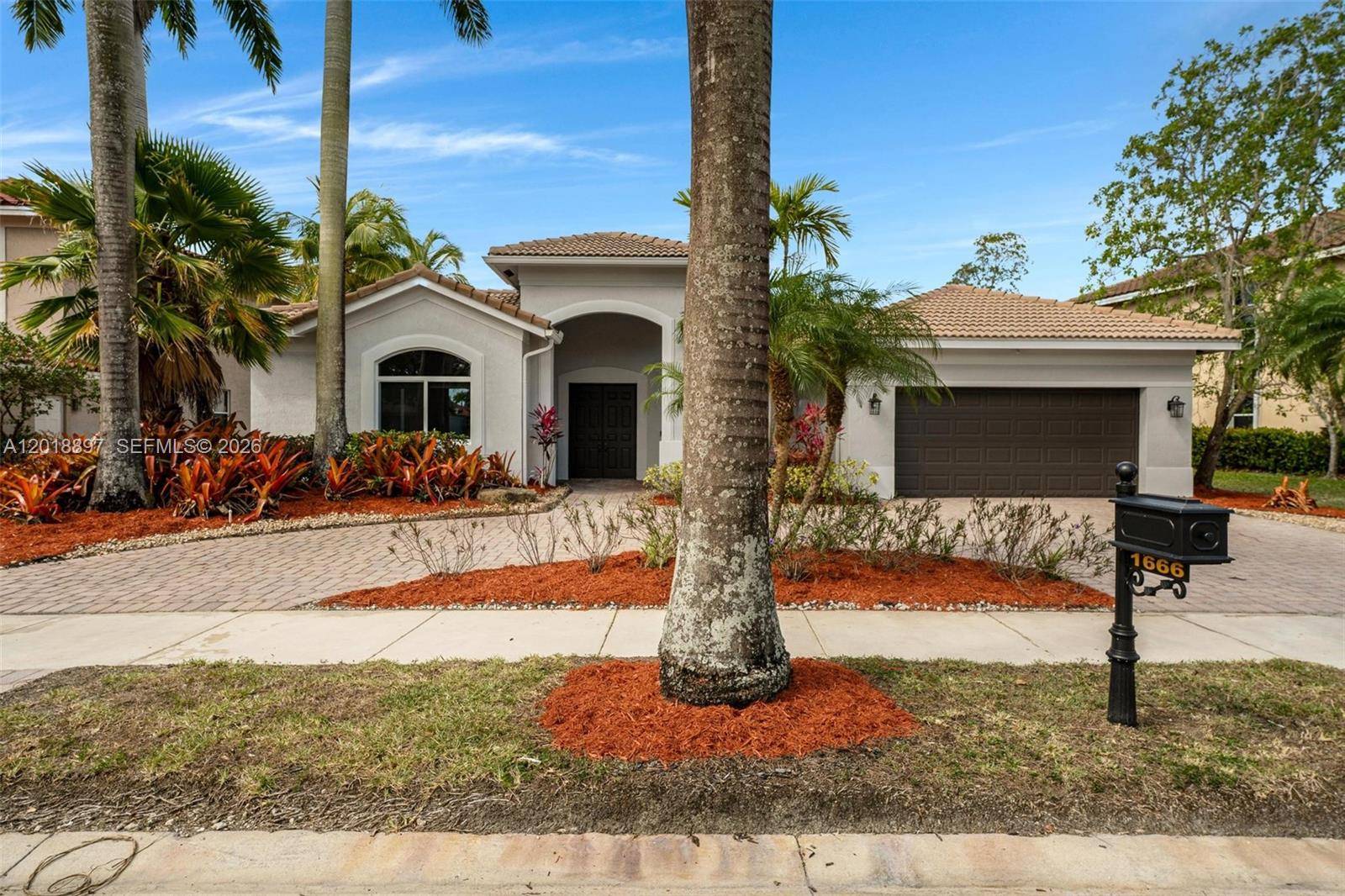 1666 Victoria Pointe CirWeston - picture