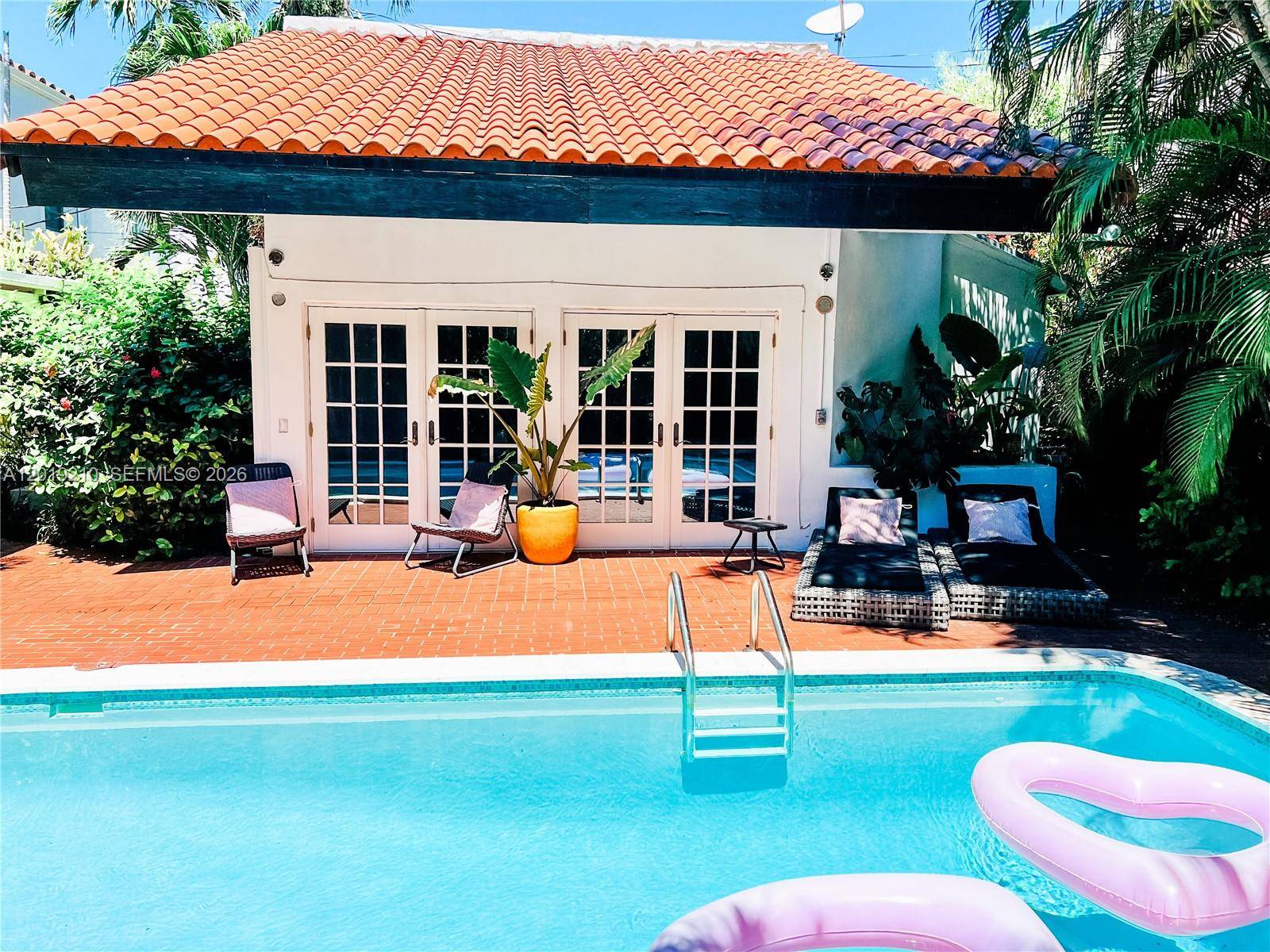 320 W 55th StMiami Beach - picture