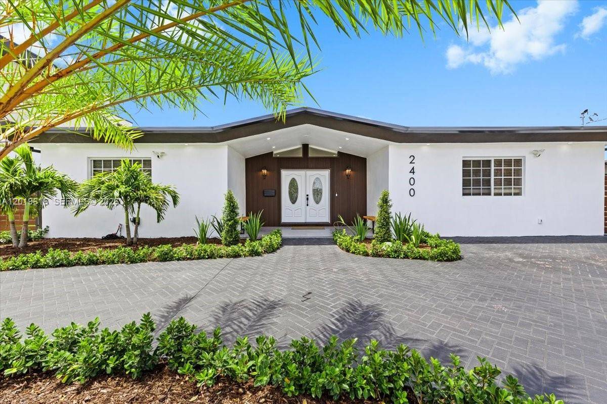 2400 NE 195th StMiami - Single Family-Annual,House condo unit 2400 - picture