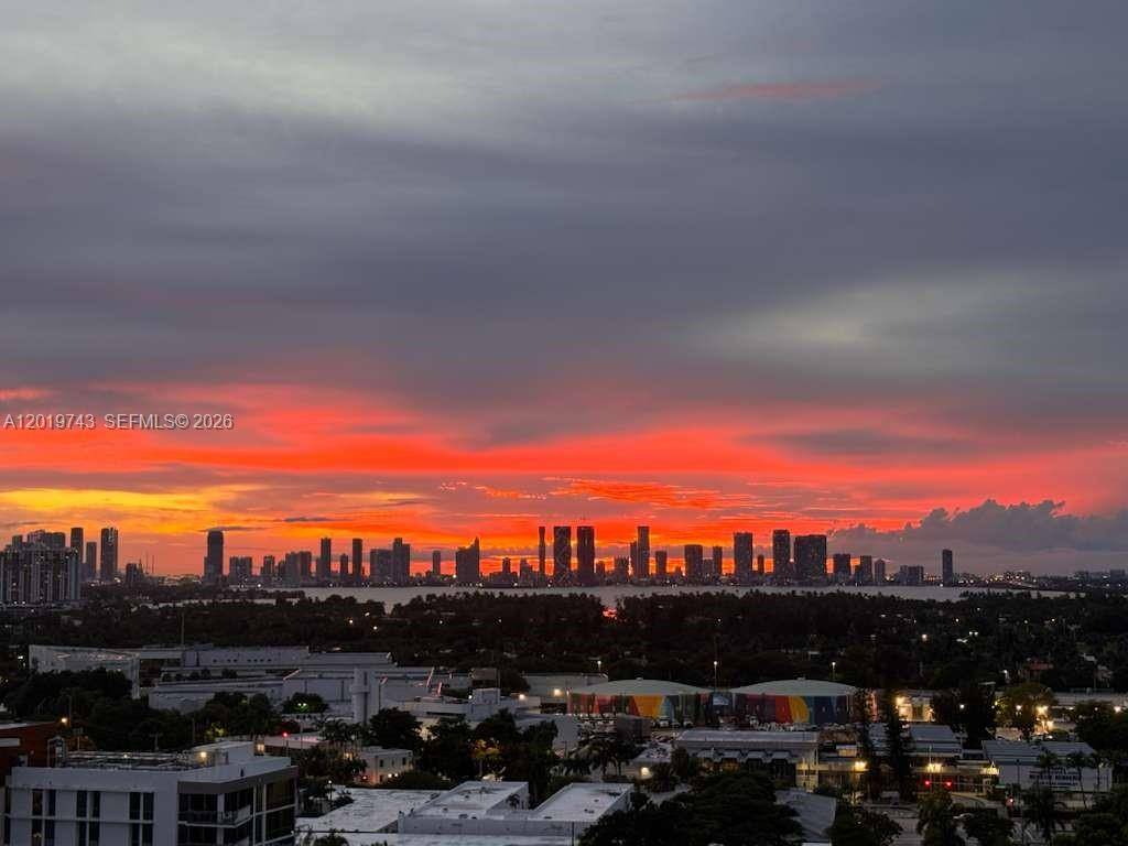 2401 Collins AveMiami Beach - Condo/Co-Op/Annual,Condo condo unit 1807 - picture