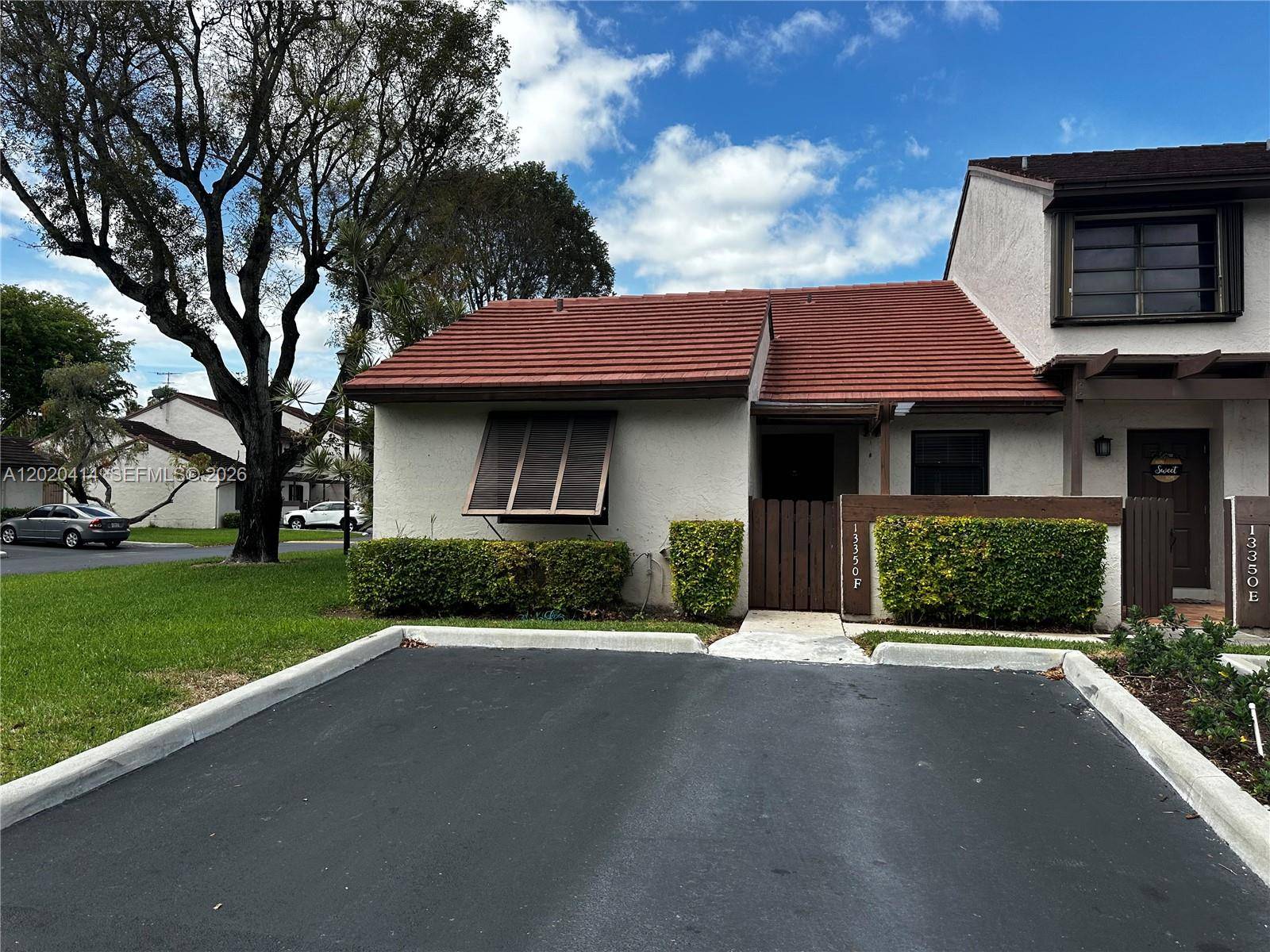 13350 SW 88th TerMiami - Townhouse/Villa-Annual,Townhouse condo unit F - picture