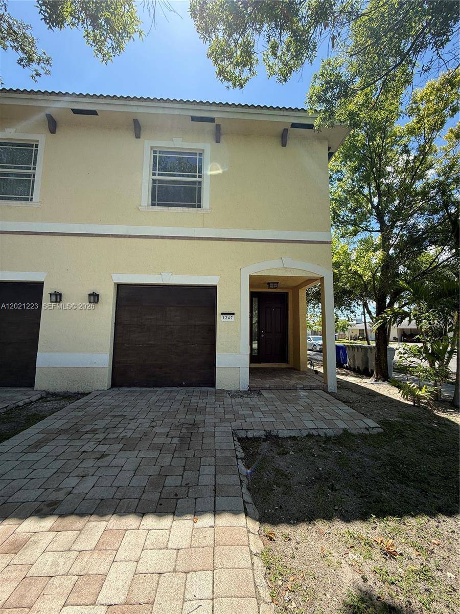 1247 NE 23rd AvePompano Beach - picture