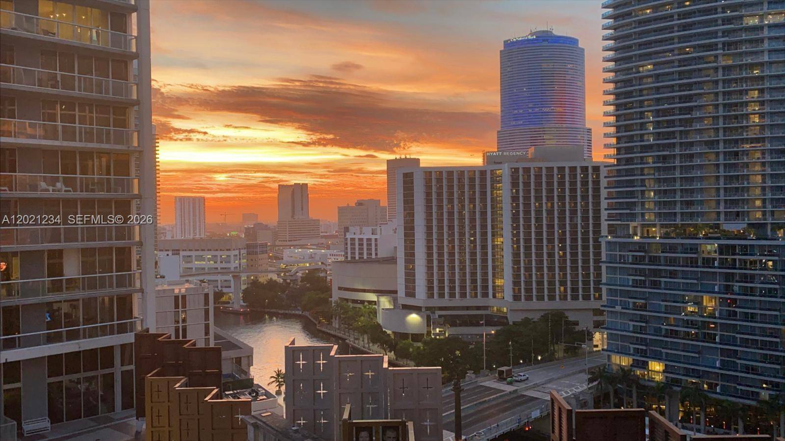 475 Brickell AveMiami - Condo/Co-Op/Annual,Condo condo unit 1813 - picture