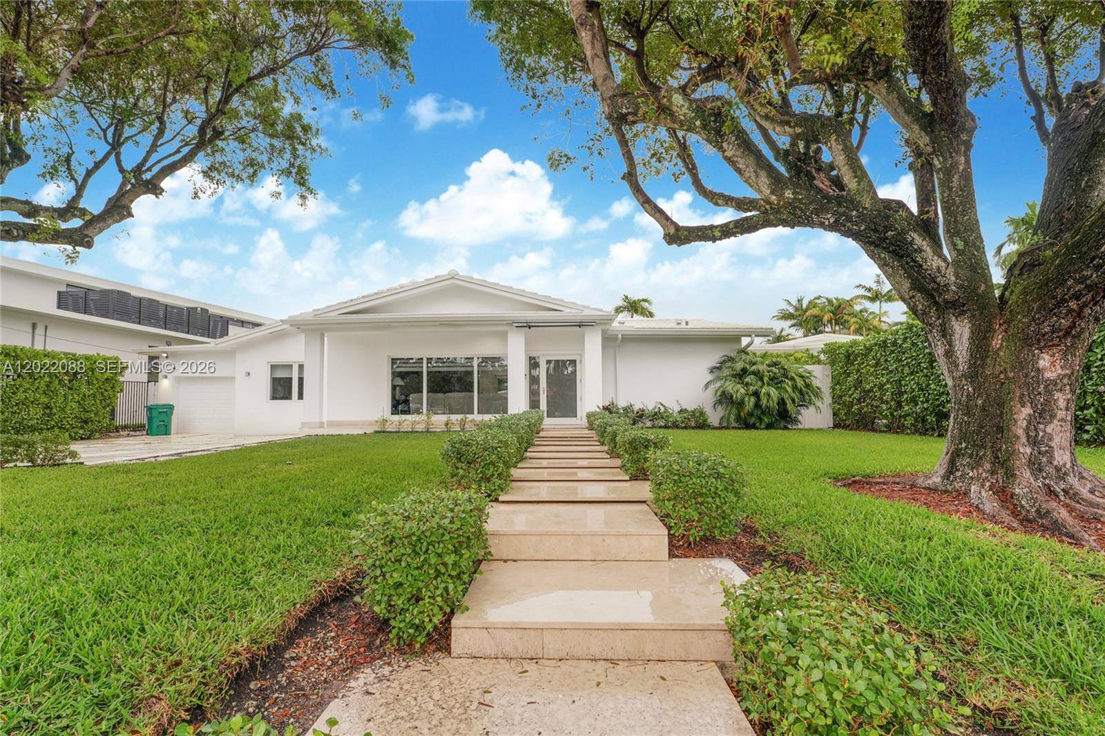 801 NE 76th StMiami - picture