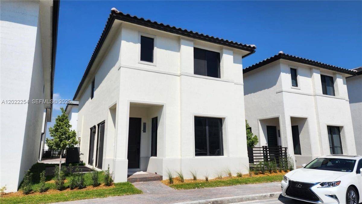 8119 NW 42nd StDoral - Single Family-Annual,House condo unit 8119 - picture