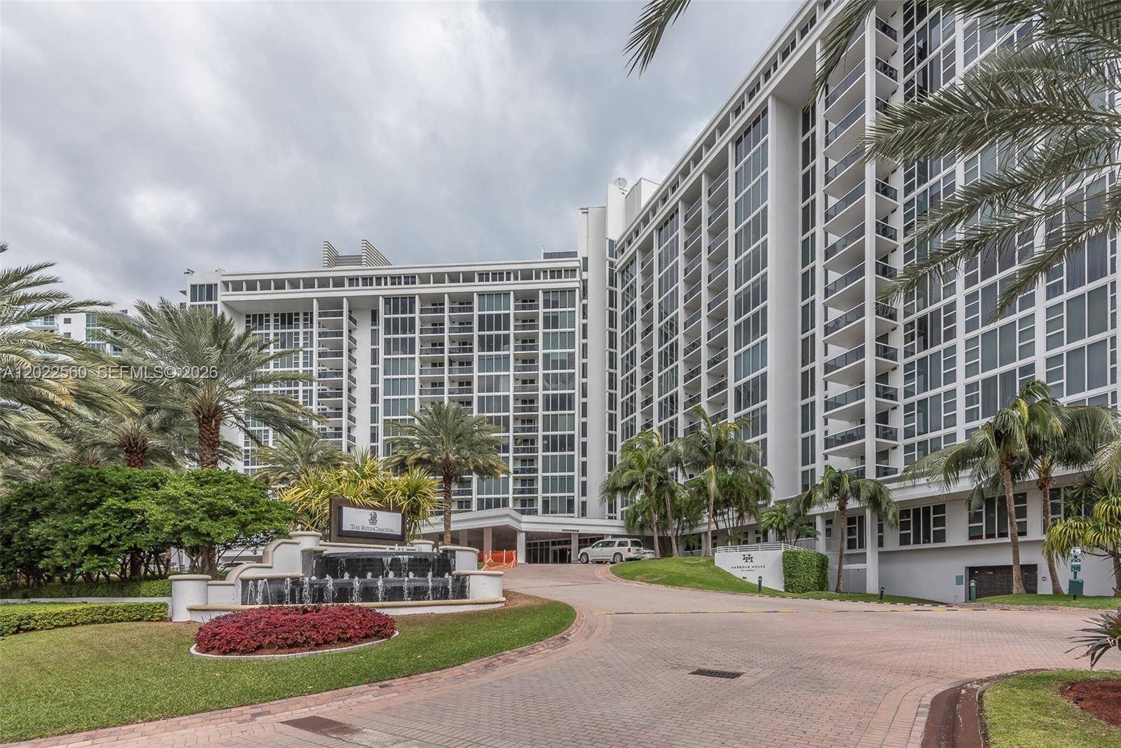 10275 Collins AveBal Harbour - Condo/Co-Op/Annual,Condo condo unit 706 - picture