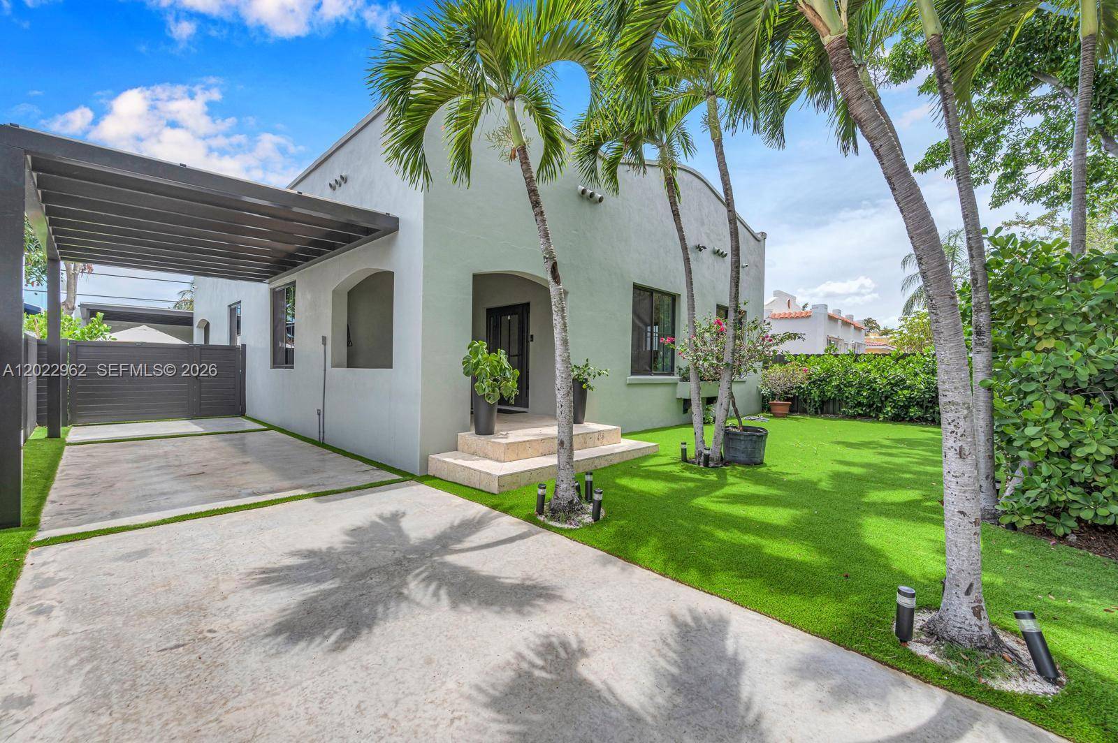 1852 SW 10th StMiami - picture