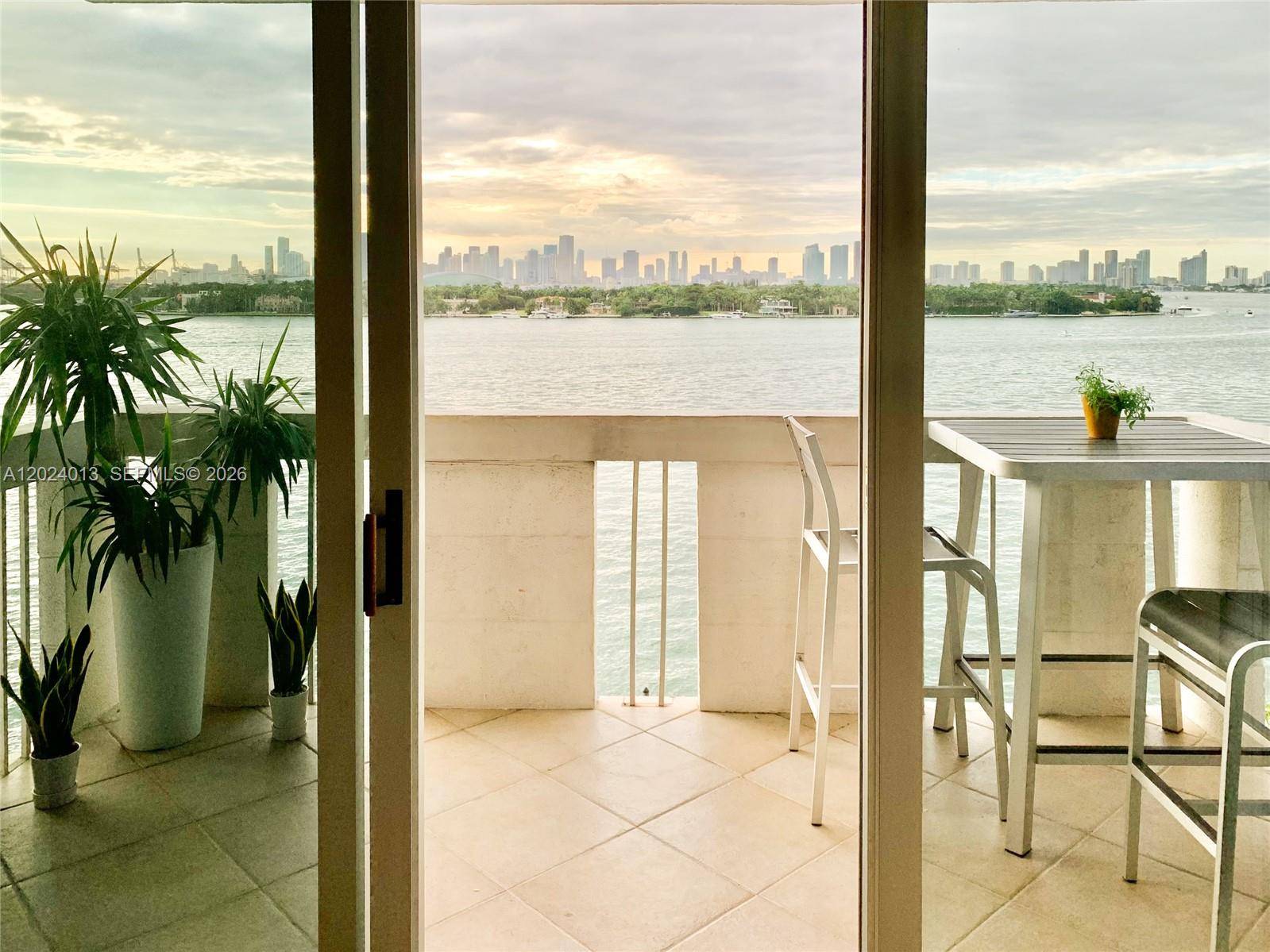 800 West AveMiami Beach - Condo/Co-Op/Annual,Condo condo unit 823 - picture