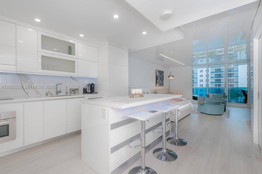 2301 Collins AveMiami Beach - Condo/Co-Op/Seasonal,Condo condo unit 811 - picture