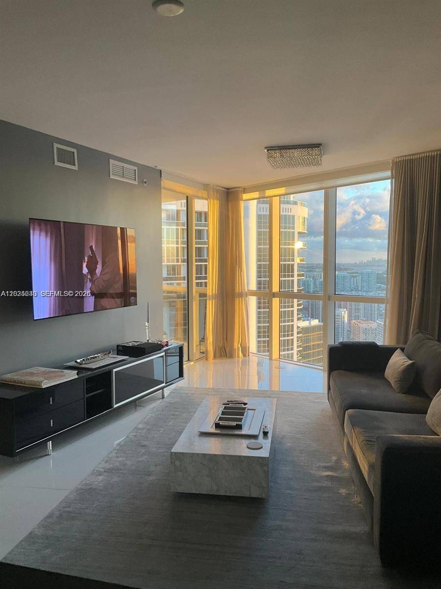 18201 Collins AveSunny Isles Beach - Condo/Co-Op/Annual,Condo condo unit 5303 - picture