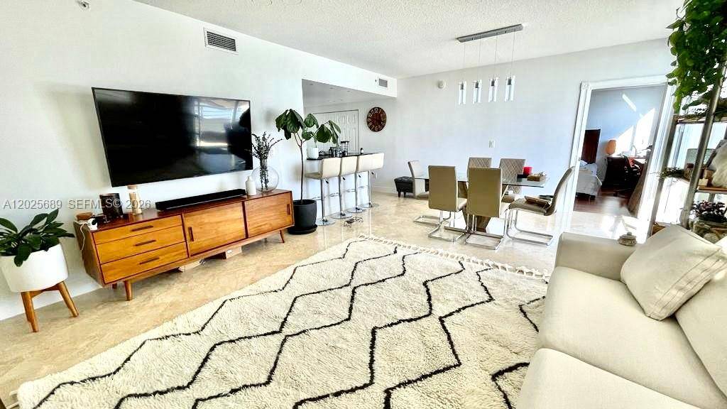 18800 NE 29th AveAventura - Condo/Co-Op/Annual,Condo condo unit 818 - picture