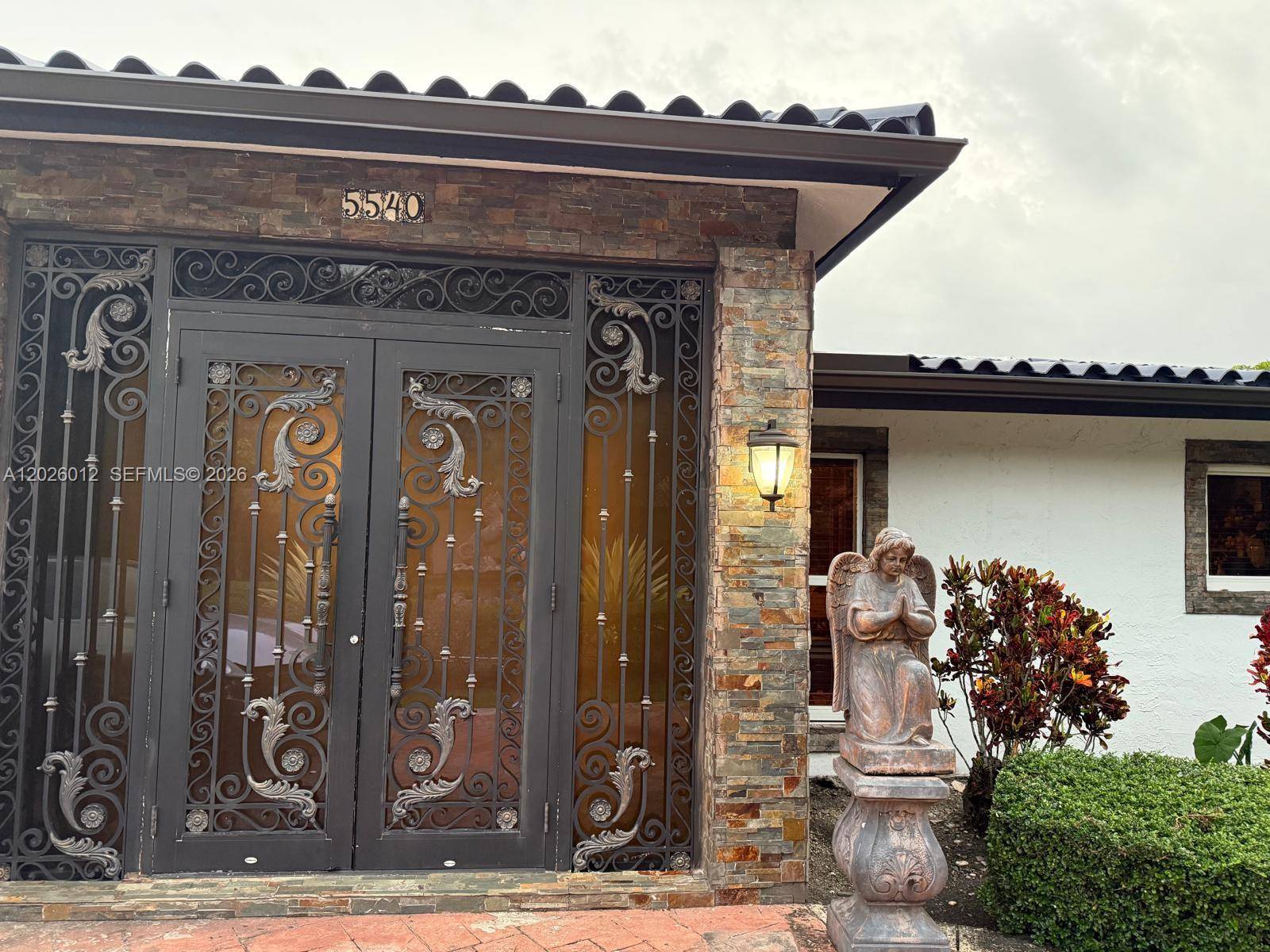 5540 SW 63rd CtMiami - picture