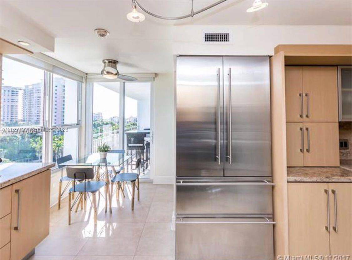 607 Ocean DrKey Biscayne - Condo/Co-Op/Annual,Condo condo unit 9K - picture