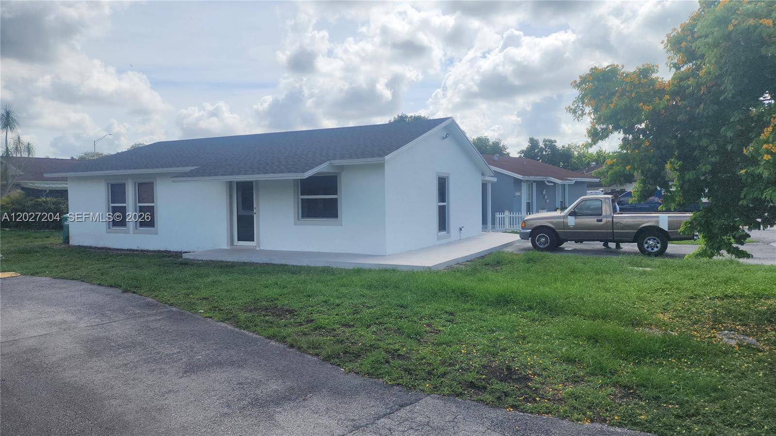 13741 SW 46th TerMiami - picture