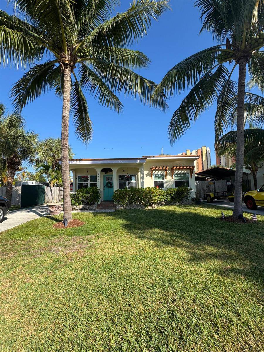 256 E 24thRiviera Beach - picture