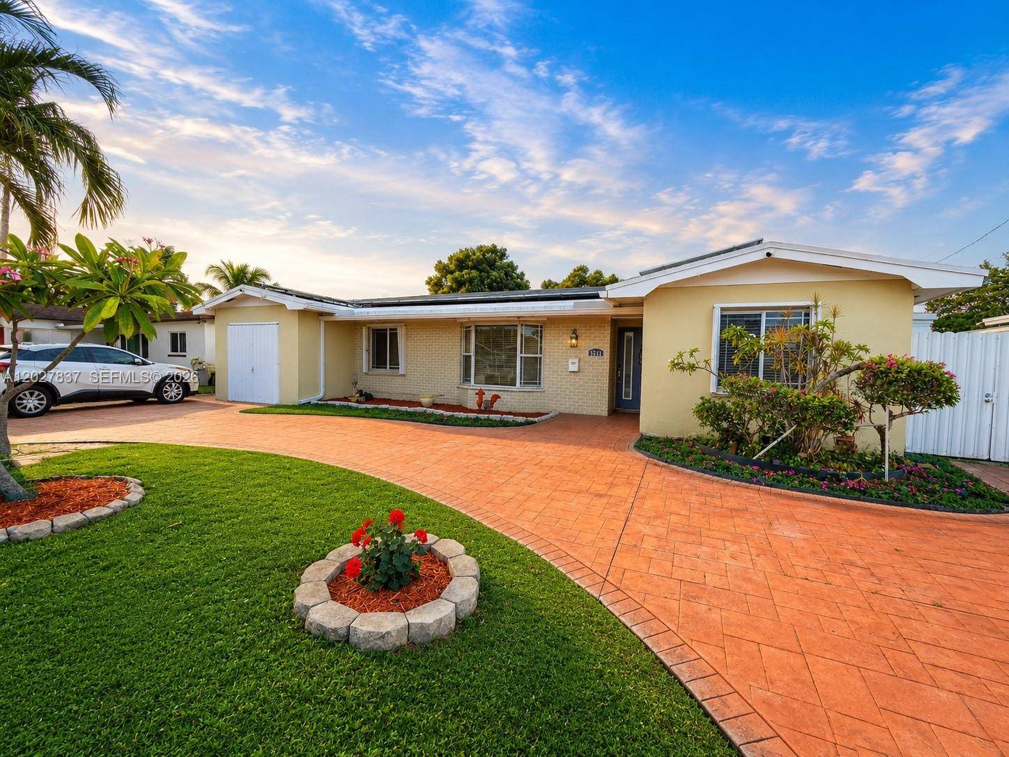 7513 Grant CtHollywood - BOULEVARD HEIGHTS SEC 14 condo unit A - picture
