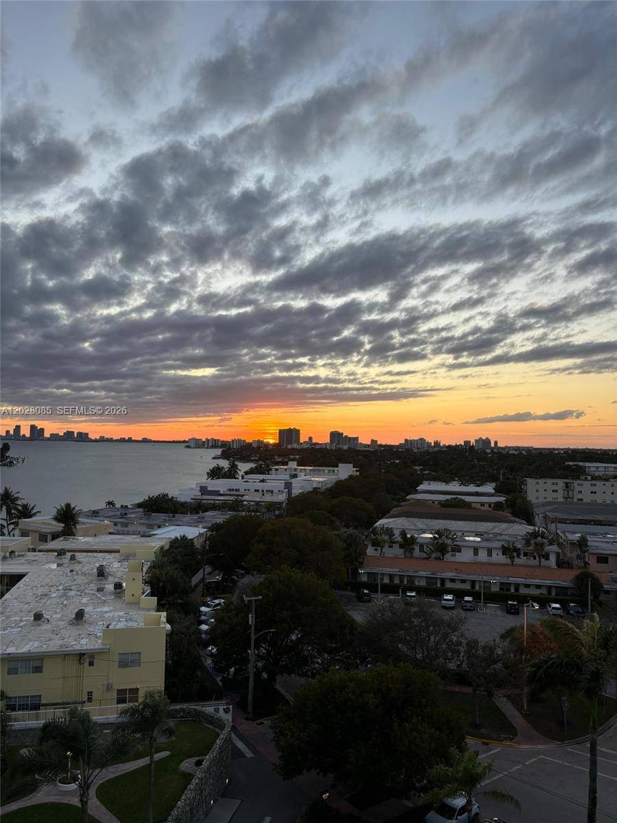 900 Bay DrMiami Beach - Apartments-Annual,Apartment condo unit 811 - picture