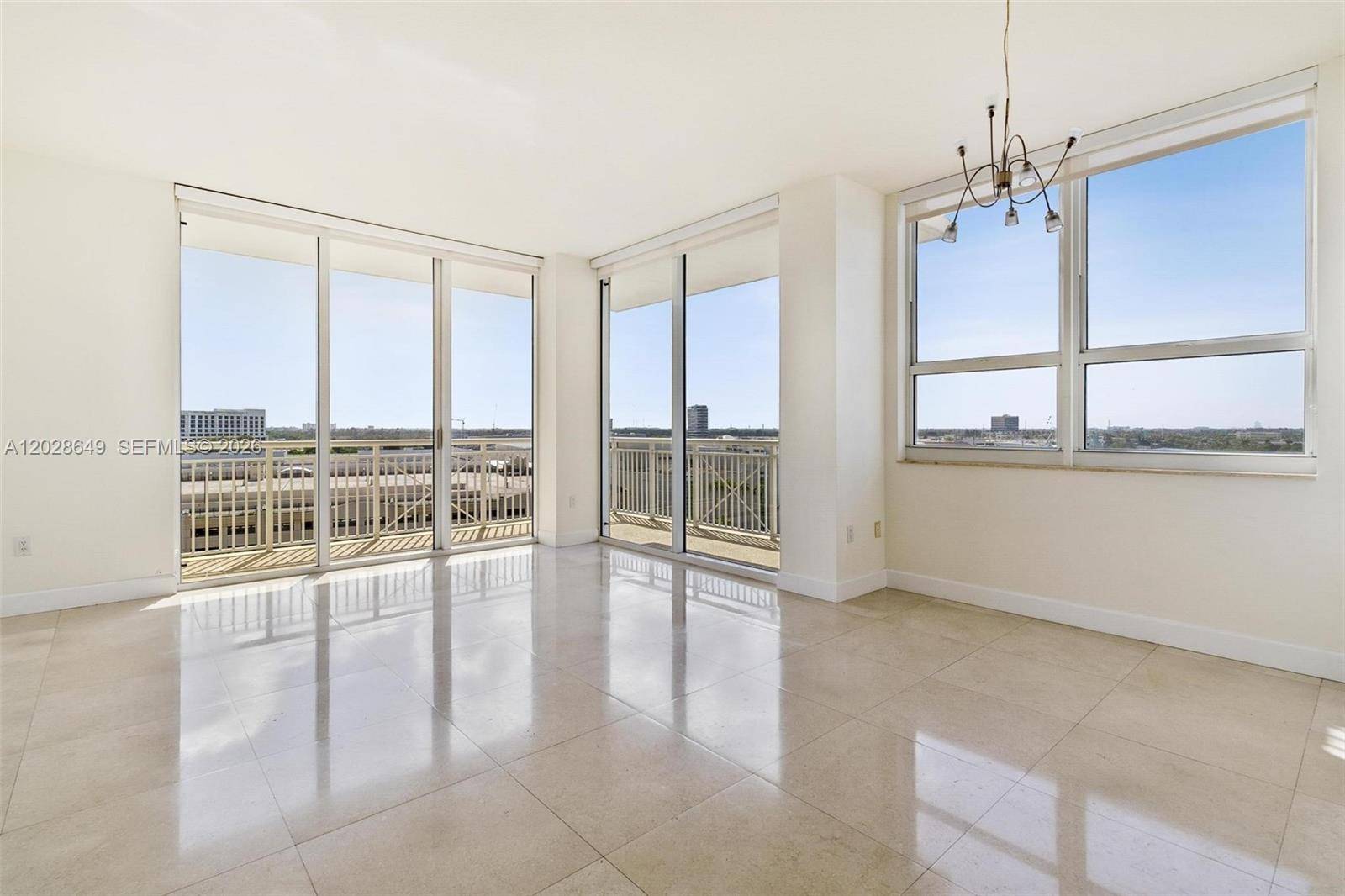 19501 W Country Club DrAventura - Condo/Co-Op/Annual,Condo condo unit 1009 - picture