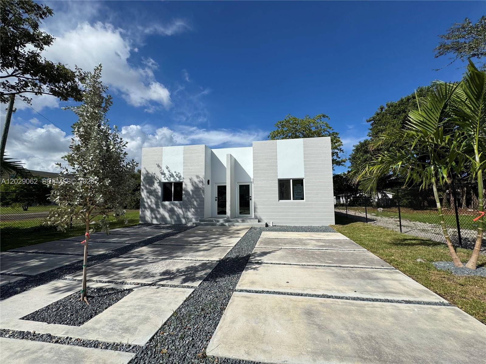 135 NW 60th StMiami - Duplex/Tri/Quad-Annual,Multi Family condo unit B - picture