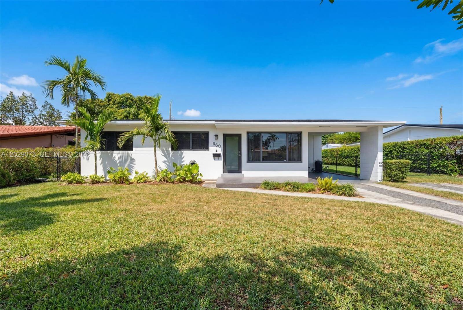 680 W 50th PlHialeah - picture